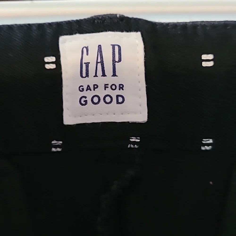 Gap pants 👖 😍 - Picture 3 of 3